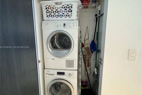 Снять в аренду виллу или дом в Майами, Флорида 2 спальни, 95.78м2, № 2005108 - фото 23