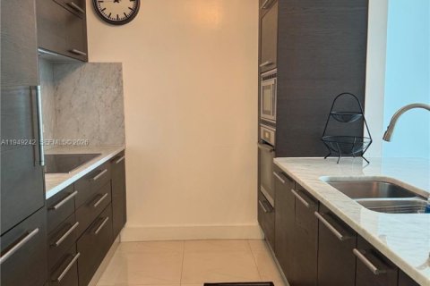 Снять в аренду виллу или дом в Майами, Флорида 2 спальни, 95.78м2, № 2005108 - фото 13