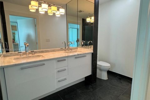 Снять в аренду виллу или дом в Майами, Флорида 2 спальни, 95.78м2, № 2005108 - фото 17