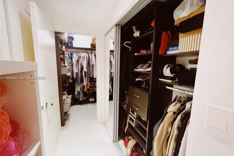 Снять в аренду виллу или дом в Майами, Флорида 2 спальни, 95.78м2, № 2005108 - фото 11