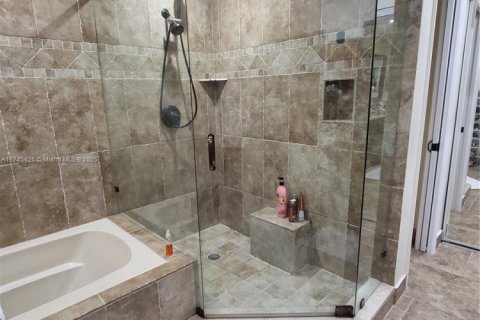Townhouse in Greenacres, Florida 3 bedrooms, 144.74 sq.m. № 1731692 - photo 9