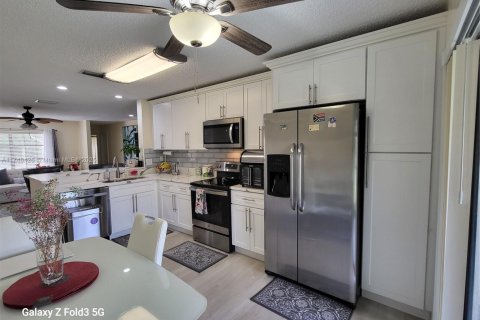 Townhouse in Greenacres, Florida 3 bedrooms, 144.74 sq.m. № 1731692 - photo 17