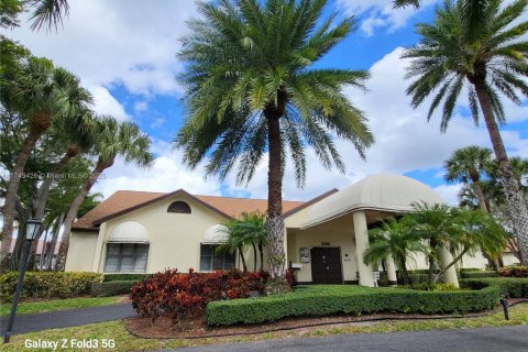 Townhouse in Greenacres, Florida 3 bedrooms, 144.74 sq.m. № 1731692 - photo 25