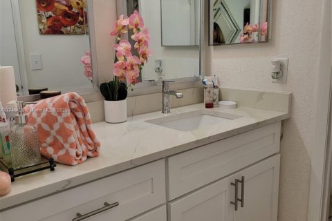 Townhouse in Greenacres, Florida 3 bedrooms, 144.74 sq.m. № 1731692 - photo 21