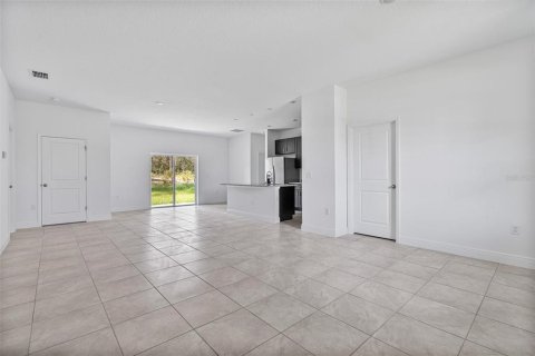 House in Citrus Springs, Florida 4 bedrooms, 162.95 sq.m. № 1913732 - photo 7