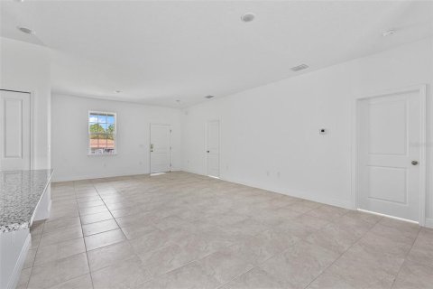 House in Citrus Springs, Florida 4 bedrooms, 162.95 sq.m. № 1913732 - photo 5