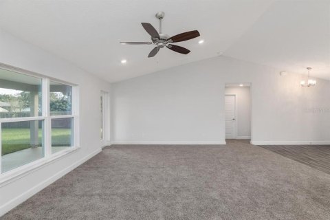 House in Palm Coast, Florida 3 bedrooms, 143.07 sq.m. № 2132628 - photo 19