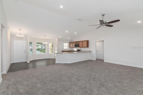 House in Palm Coast, Florida 3 bedrooms, 143.07 sq.m. № 2132628 - photo 2