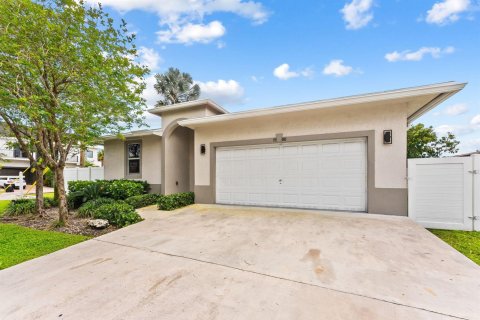 Casa en venta en Fort Lauderdale, Florida, 4 dormitorios, 228.91 m2 № 2186508 - foto 2
