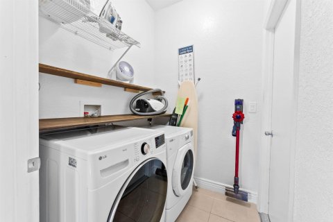 Casa en venta en Fort Lauderdale, Florida, 4 dormitorios, 228.91 m2 № 2186508 - foto 23