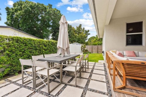Casa en venta en Fort Lauderdale, Florida, 4 dormitorios, 228.91 m2 № 2186508 - foto 28