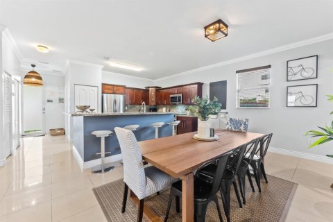Casa en venta en Fort Lauderdale, Florida, 4 dormitorios, 228.91 m2 № 2186508 - foto 5