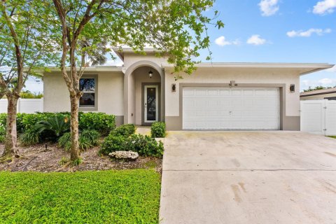 Casa en Fort Lauderdale, Florida 4 dormitorios, 228.91 m2 № 2186508