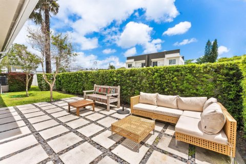 Casa en venta en Fort Lauderdale, Florida, 4 dormitorios, 228.91 m2 № 2186508 - foto 29