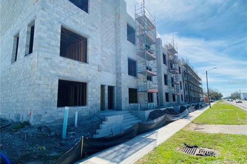 Adosado en venta en Tampa, Florida, 3 dormitorios, 167.78 m2 № 1720618 - foto 4