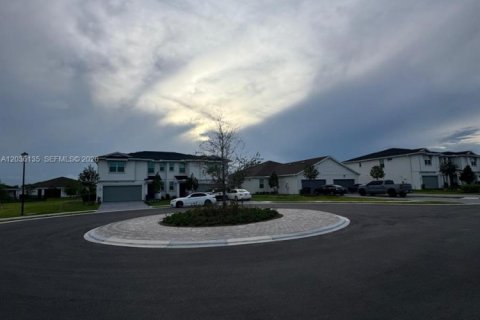 Touwnhouse à louer à Loxahatchee Groves, Floride: 4 chambres, 214.7 m2 № 2084236 - photo 3