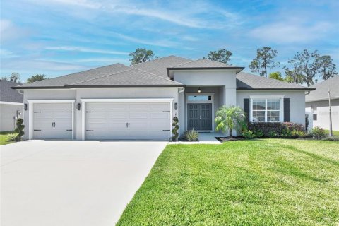 House in Mulberry, Florida 5 bedrooms, 262.63 sq.m. № 1573632 - photo 1
