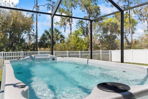 House in Mulberry, Florida 5 bedrooms, 262.63 sq.m. № 1573632 - photo 3