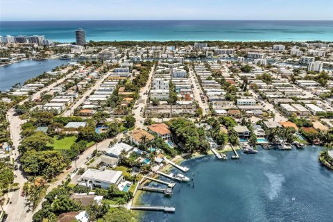 Propiedad comercial en venta en Miami Beach, Florida, 228.91 m2 № 1799501 - foto 25