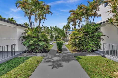 Propiedad comercial en venta en Miami Beach, Florida, 228.91 m2 № 1799501 - foto 29