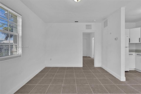 Propiedad comercial en venta en Miami Beach, Florida, 228.91 m2 № 1799501 - foto 7