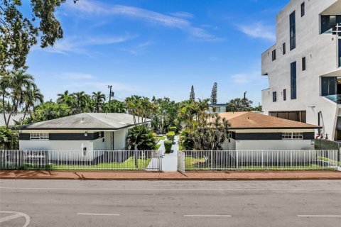 Propiedad comercial en venta en Miami Beach, Florida, 228.91 m2 № 1799501 - foto 20