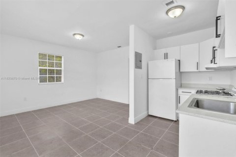Propiedad comercial en venta en Miami Beach, Florida, 228.91 m2 № 1799501 - foto 13