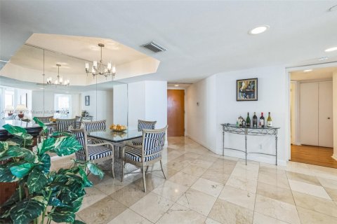 Condominio en venta en Aventura, Florida, 3 dormitorios, 173.73 m2 № 1985597 - foto 9