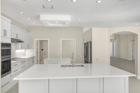 House in Jupiter, Florida 3 bedrooms, 250.84 sq.m. № 2243670 - photo 10