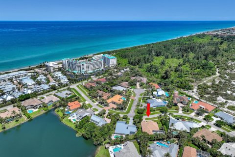 House in Jupiter, Florida 3 bedrooms, 250.84 sq.m. № 2243670