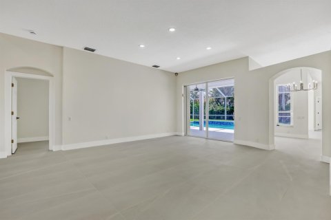 House in Jupiter, Florida 3 bedrooms, 250.84 sq.m. № 2243670 - photo 27