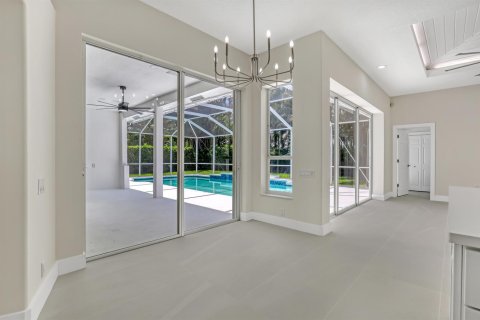House in Jupiter, Florida 3 bedrooms, 250.84 sq.m. № 2243670 - photo 17