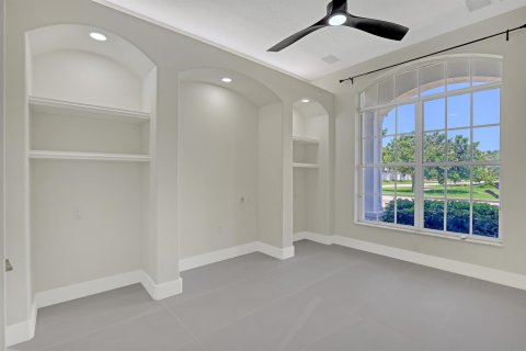 House in Jupiter, Florida 3 bedrooms, 250.84 sq.m. № 2243670 - photo 19