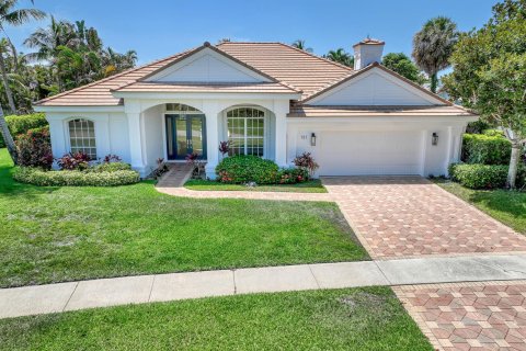 House in Jupiter, Florida 3 bedrooms, 250.84 sq.m. № 2243670 - photo 4