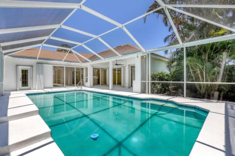 House in Jupiter, Florida 3 bedrooms, 250.84 sq.m. № 2243670 - photo 24