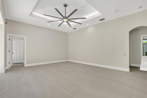 House in Jupiter, Florida 3 bedrooms, 250.84 sq.m. № 2243670 - photo 14