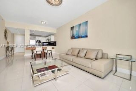 Condo in Sunny Isles Beach, Florida, 1 bedroom  № 1997329 - photo 10