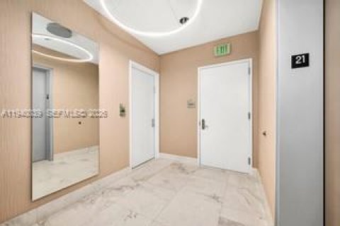 Condo in Sunny Isles Beach, Florida, 1 bedroom  № 1997329 - photo 29
