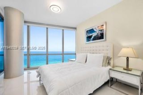 Condo in Sunny Isles Beach, Florida, 1 bedroom  № 1997329 - photo 15