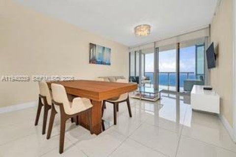 Condo in Sunny Isles Beach, Florida, 1 bedroom  № 1997329 - photo 26