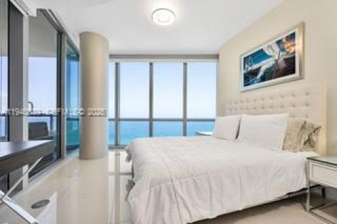 Condo in Sunny Isles Beach, Florida, 1 bedroom  № 1997329 - photo 11