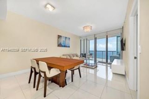 Condo in Sunny Isles Beach, Florida, 1 bedroom  № 1997329 - photo 27
