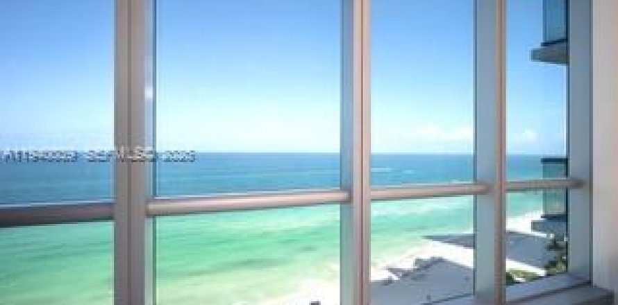 Condo in Sunny Isles Beach, Florida, 1 bedroom  № 1997329