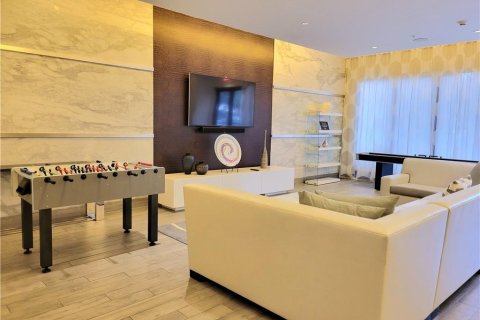 Copropriété à louer à Miami, Floride: 2 chambres, 98.85 m2 № 1117769 - photo 1