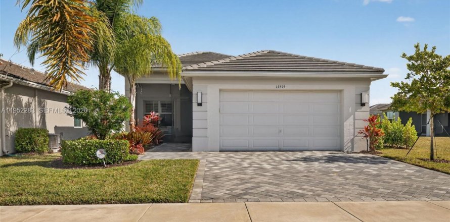 Дом в Порт-Сент-Луси, Флорида 3 спальни, 209.4м2 № 2006621