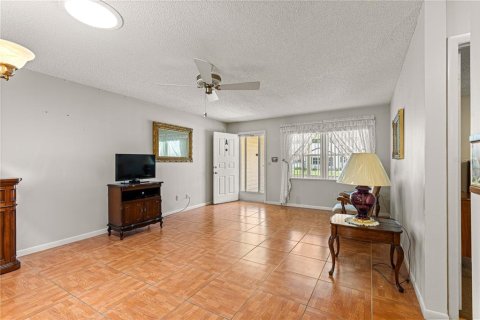 House in Ocala, Florida 2 bedrooms, 137.87 sq.m. № 1777419 - photo 11