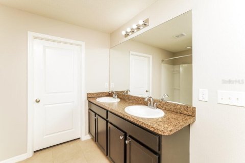 Casa en alquiler en Plant City, Florida, 5 dormitorios, 248.42 m2 № 1914653 - foto 9