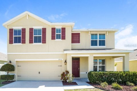 Casa en alquiler en Plant City, Florida, 5 dormitorios, 248.42 m2 № 1914653 - foto 1