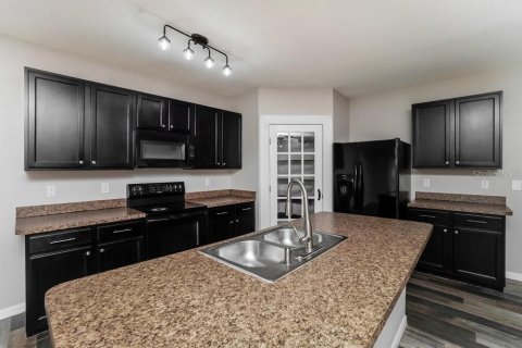 Casa en alquiler en Plant City, Florida, 5 dormitorios, 248.42 m2 № 1914653 - foto 5