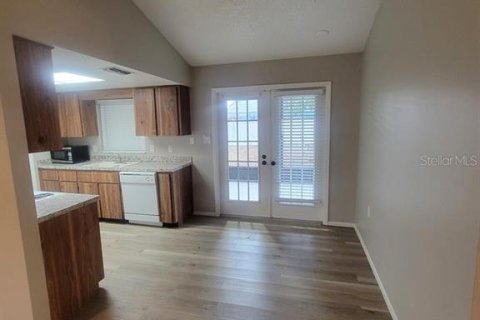 House in Holiday, Florida 2 bedrooms, 81.01 sq.m. № 2230639 - photo 5